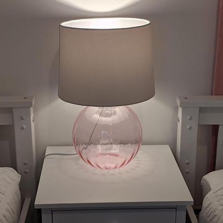 Glenclova - No 5 Bellyeoman, Bright Two Bedroom Apartment 던펌린 외부 사진