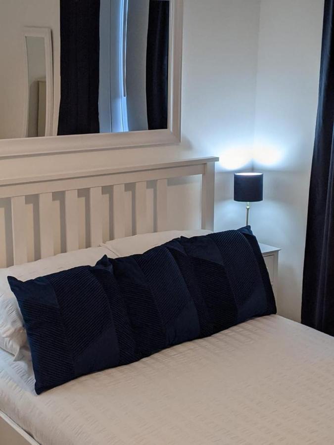 Glenclova - No 5 Bellyeoman, Bright Two Bedroom Apartment 던펌린 외부 사진