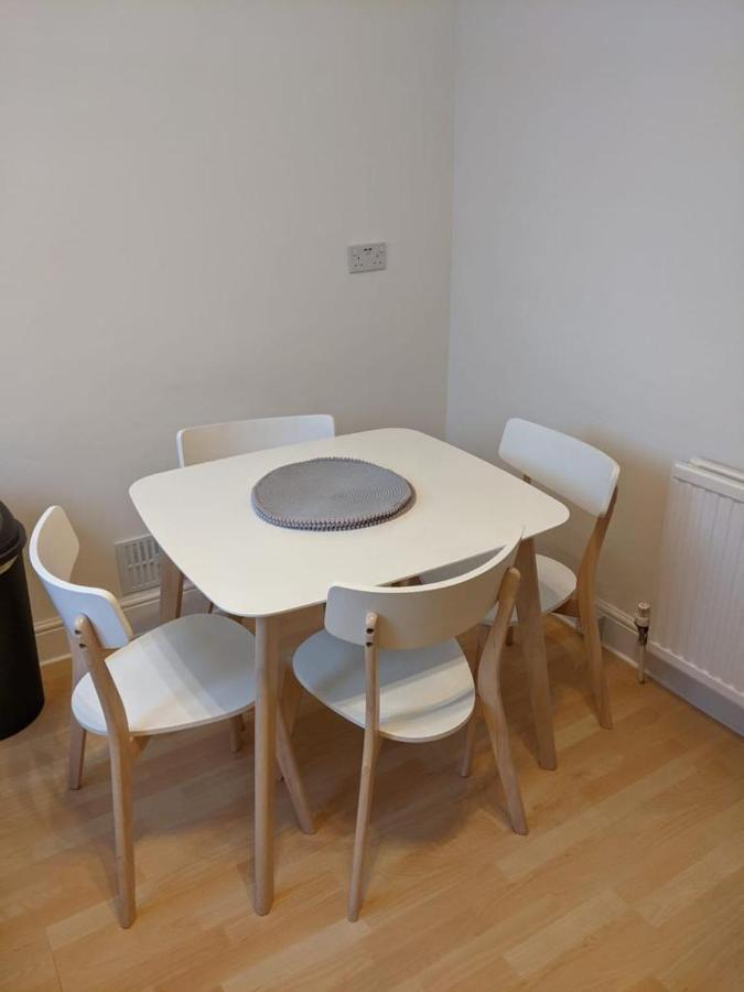 Glenclova - No 5 Bellyeoman, Bright Two Bedroom Apartment 던펌린 외부 사진