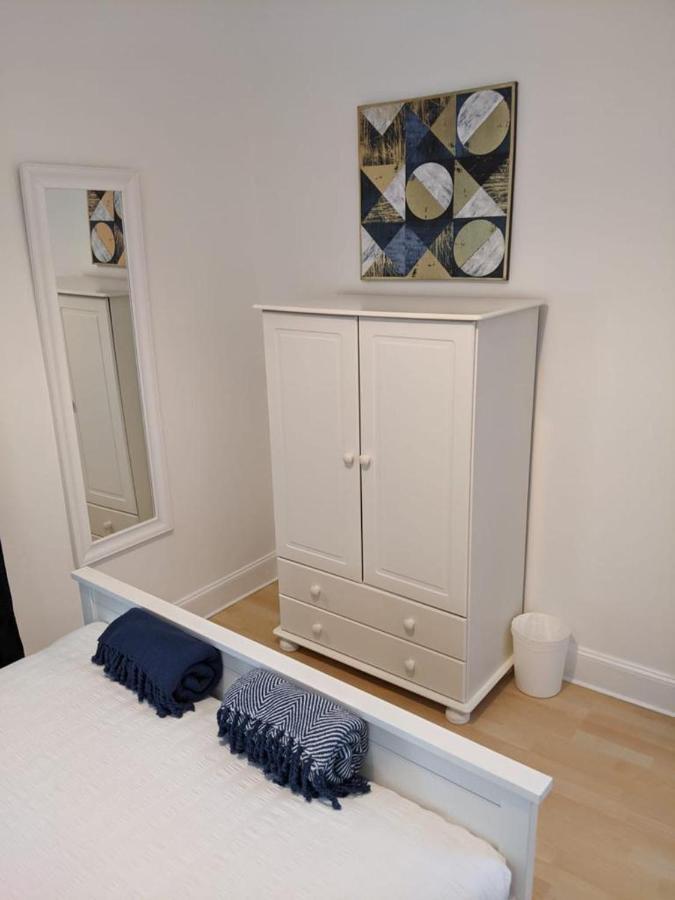 Glenclova - No 5 Bellyeoman, Bright Two Bedroom Apartment 던펌린 외부 사진