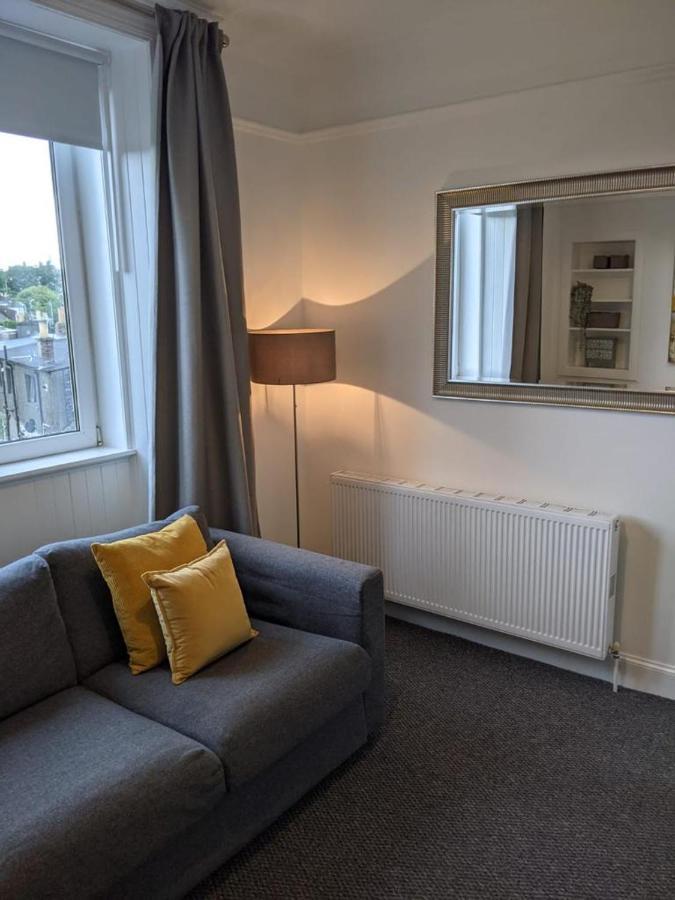 Glenclova - No 5 Bellyeoman, Bright Two Bedroom Apartment 던펌린 외부 사진